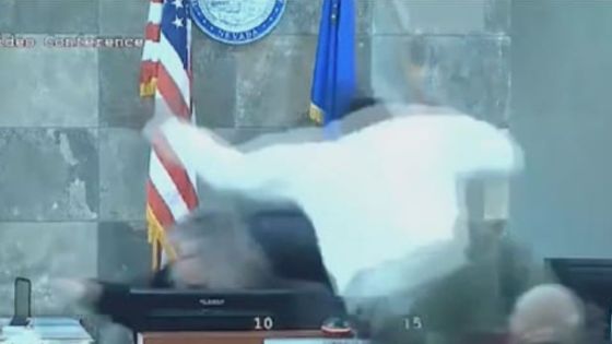 Une juge américaine agressée par un prévenu en pleine audience