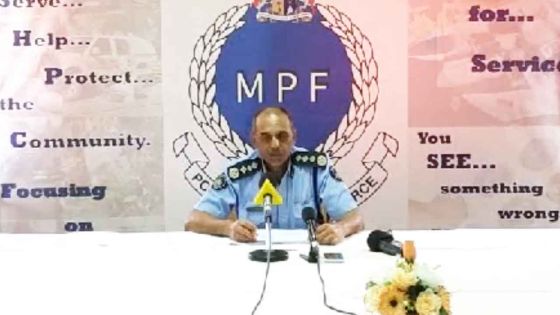 En direct des Casernes centrales, suivez la conférence de presse sur le nouveau Work Access Permit