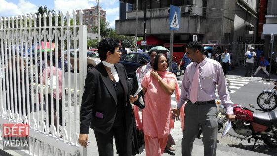 Affaire Roches-Noires : l'ancienne PS du Private Office de Ramgoolam éclate en sanglots en Cour 