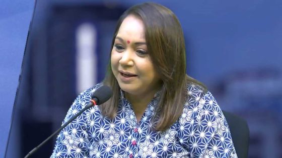 Children’s Bill : la ministre Kalpana Koonjoo-Shah en direct sur le plateau de Radio Plus