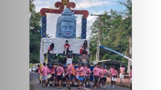 Drame à Arsenal : l'une des dernières photos du kanwar du groupe Trikaal Sena à Triolet 