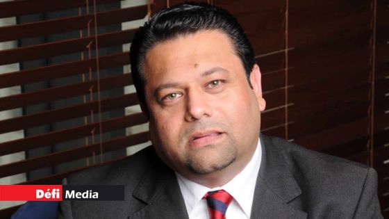 Descente policière chez le journaliste Jasodanand : Khushal Lobine interrogera le PM sur le commanditaire