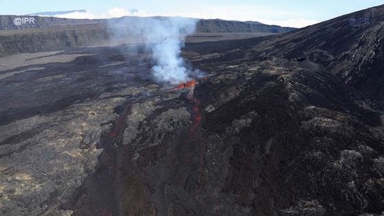 Le Piton de la Fournaise à la Réunion entre en éruption tôt ce mardi matin