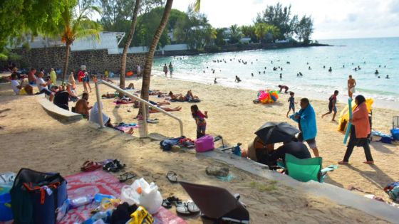 Pereybere et Mont-Choisy : des amoureux du lagon turquoise profitent du congé