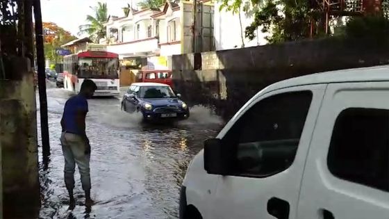 Averses orageuses dans le Nord : accumulations d’eau à Grand-Baie