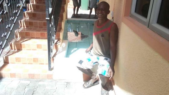 John Bardeaux tué dans un accident : «Get ki kado en avans monn gegnie», pleure sa veuve à la veille de son anniversaire