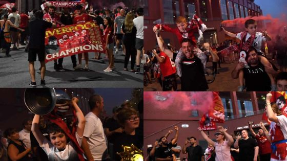 Angleterre: des centaines de supporters de Liverpool fêtent le titre à Anfield