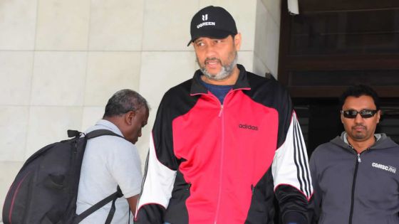 Lilram Deal dit avoir remis Rs 500 000 à un haut gradé - l’intermédiaire nommé : «Zame DCP inn dir mwa al sers kas»