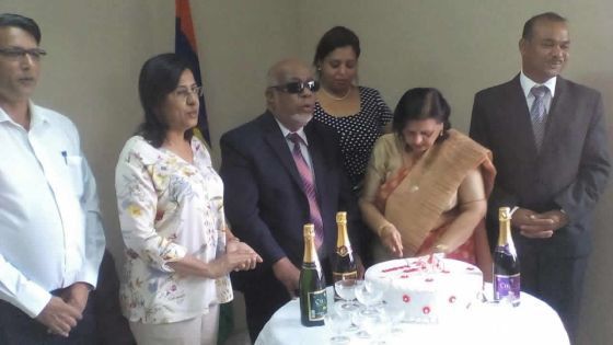 Lady Sarojini Jugnauth salue le «job merveilleux» de “Lizie dan la main”