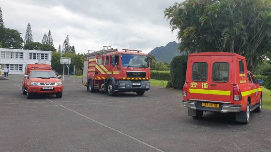 Au collège Lorette de St-Pierre : une salle de classe en proie aux flammes