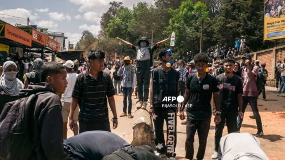 Manifestations à Madagascar: le président annonce renvoyer tout son gouvernement (allocution)