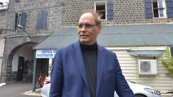 Achat de produits pharmaceutiques : Mahen Seeruthun porte plainte contre Roshi Bhadain