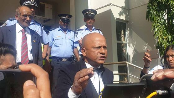 Nomination Day : le leader du Parti Malin veut savoir s’il va récupérer sa caution