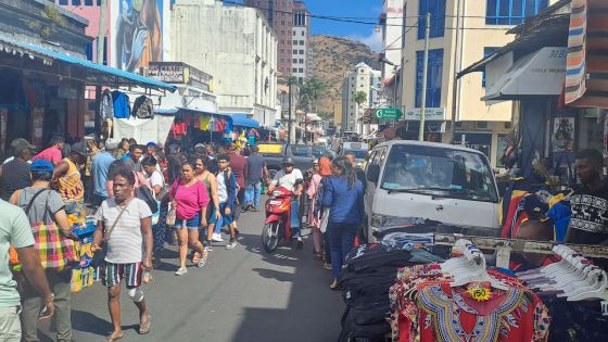 Vers des fêtes plus mesurées : la consommation s’ajuste à un pouvoir d’achat en recul