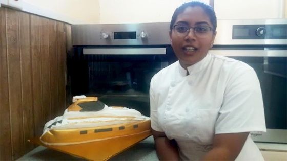 Marie, l'ex-hôtesse de l’air reconvertie en pâtissière 