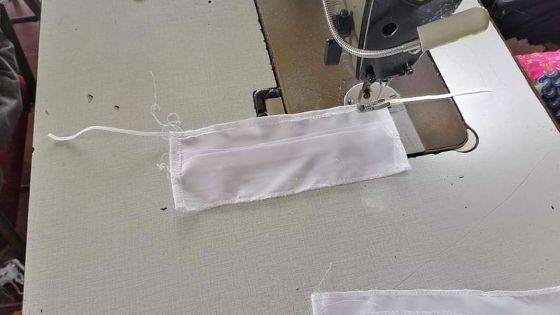 Initiative solidaire : des jeunes se mobilisent pour fabriquer des masques