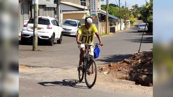Insolite : Le masque de protection c’est pour se couvrir le nez et la bouche 