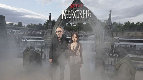 Séries: le phénomène Mercredi revient sur Netflix avec du sang frais