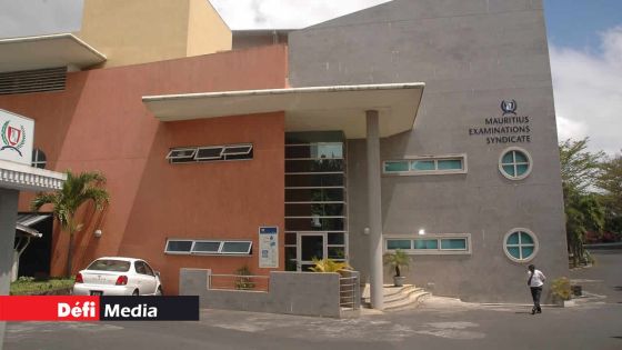 Renvoi des examens du SC/HSC : aucune précision du ministère de l’Éducation sur les frais additionnels