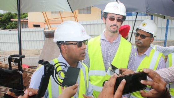 Effondrement d’une partie des barricades à La Butte : «aucun danger», dit le CEO du Metro Express Ltd