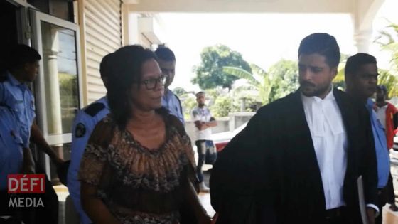 Une fillette de 8 ans aspergée d’alcool : sa mère reconduite en détention policière