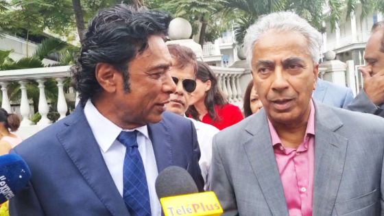 EN DIRECT | Rassemblement symbolique à Arvin Boolell toujours sous le coup d’une suspension