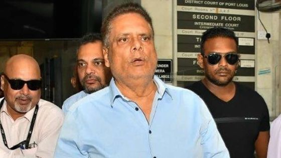 Nasser Beekhy maintient ses accusations contre l’Acting Director de la FCC