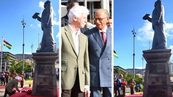 Navin Ramgoolam participe à la cérémonie de dépôt de gerbe devant la statue de SSR à Caudan.