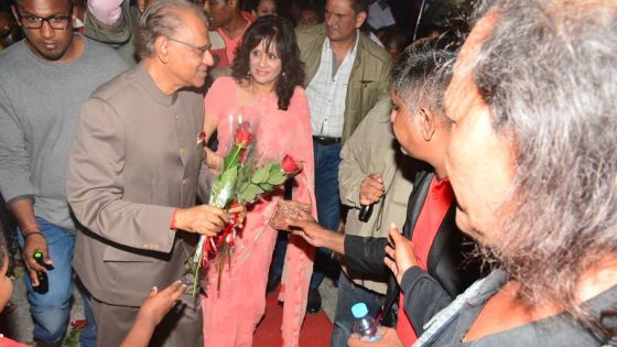 Divali Night à Caroline : Navin Ramgoolam lance une sévère mise en garde au « gros capital » 