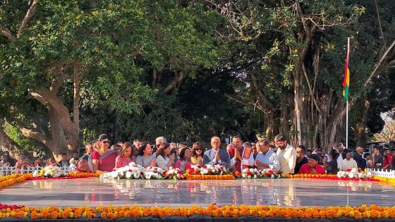125e anniversaire de SSR : Le PM se recueille au samadhi du Père de la Nation