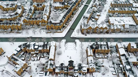 Royaume-Uni : Trois enfants meurent après être tombés dans un lac gelé