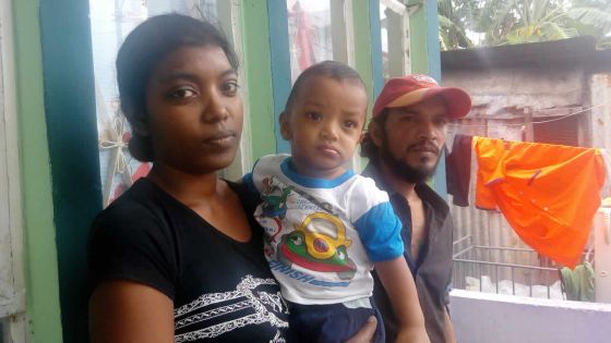 Dans le service public : pas de soins adéquats pour un bébé faute de chirurgien pédiatrique