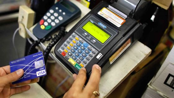 Vol d’une carte bancaire : une jeune femme écope de six amendes