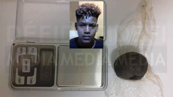 À Cascavelle : un jeune trafiquant présumé arrêté avec Rs 115 000 de haschisch