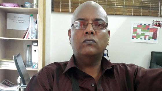 Dans un dispensaire : on lui refuse un test de glycémie alors qu’il se sent mal