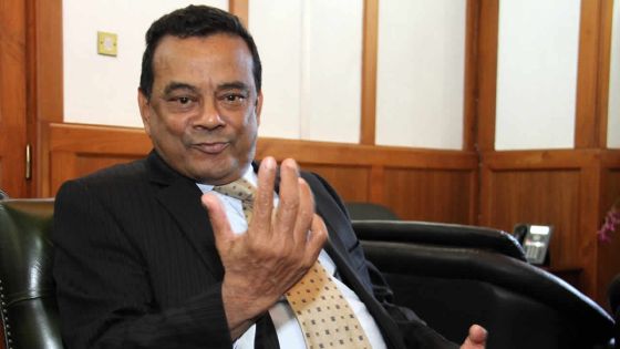 Augmentation du prix de l’eau : «C’est une décision politique», dit Ivan Collendavelloo