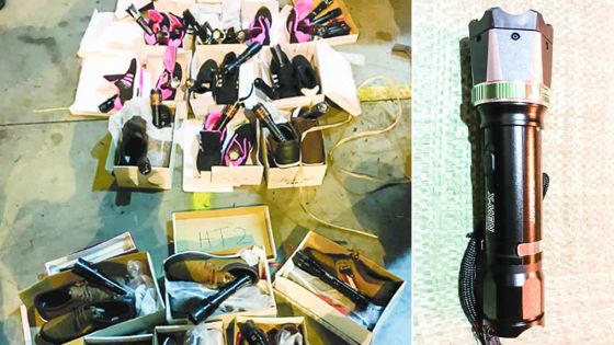 Trafic d’armes : 31 pistolets paralysants interceptés par la douane