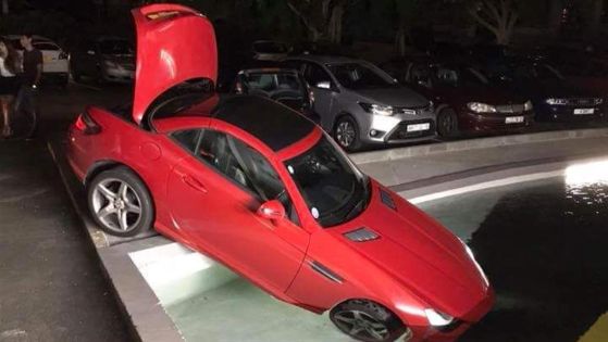 Ebène: une voiture finit dans l'eau après une soirée