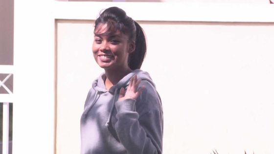 7 Day Challenge : votez pour «Hello Stranger» !