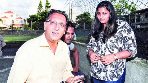 Roshi Bhadain campe à l’école Louis-Nellan