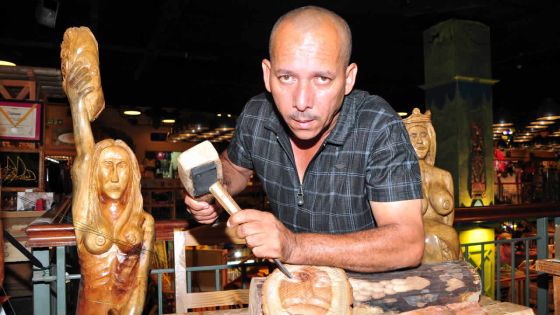 Noël Verny redonne vie au bois