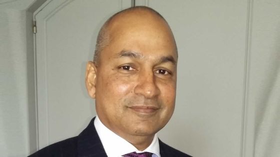 How does the Competition Commission of Mauritius function?