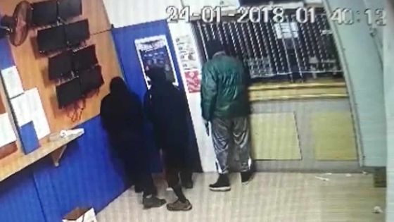 Un butin de Rs 304 500 : cambriolage chez Steven Hills et braquage d’une station-service 