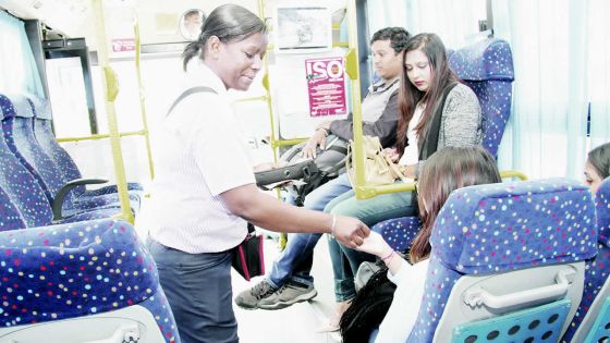 Agression contre receveurs et chauffeurs d’autobus : la police renforce sa présence dans les Black Spots