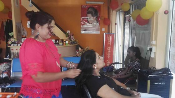 Leena Kanhye : une femme qui a su coiffer son objectif