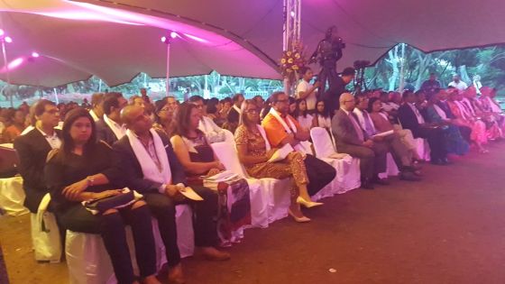 Etienne Sinatambou : «Ki to apel Jean, Ah Moy, Salim, Selva, to enn kreol»