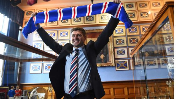 Steven Gerrard nommé entraîneur des Glasgow Rangers pour quatre ans