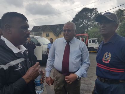 Mahen Jhugroo après l’incendie à Shoprite : «Il faut établir un protocole entre la police et les pompiers»