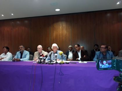 Paul Bérenger demande au gouvernement de soutenir financièrement Jessika Rosun