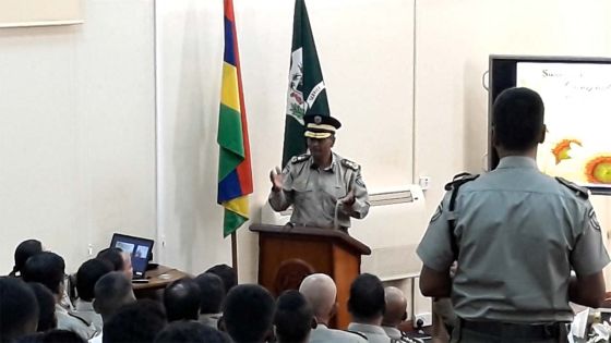 Vinod Appadoo aux nouvelles recrues : «Ne vous laissez pas influencer par les détenus»